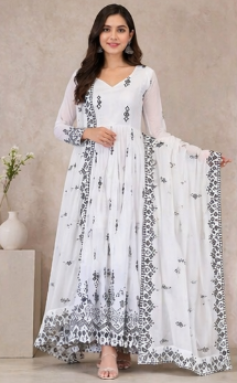 Ivory Bloom Georgette Kurta Set