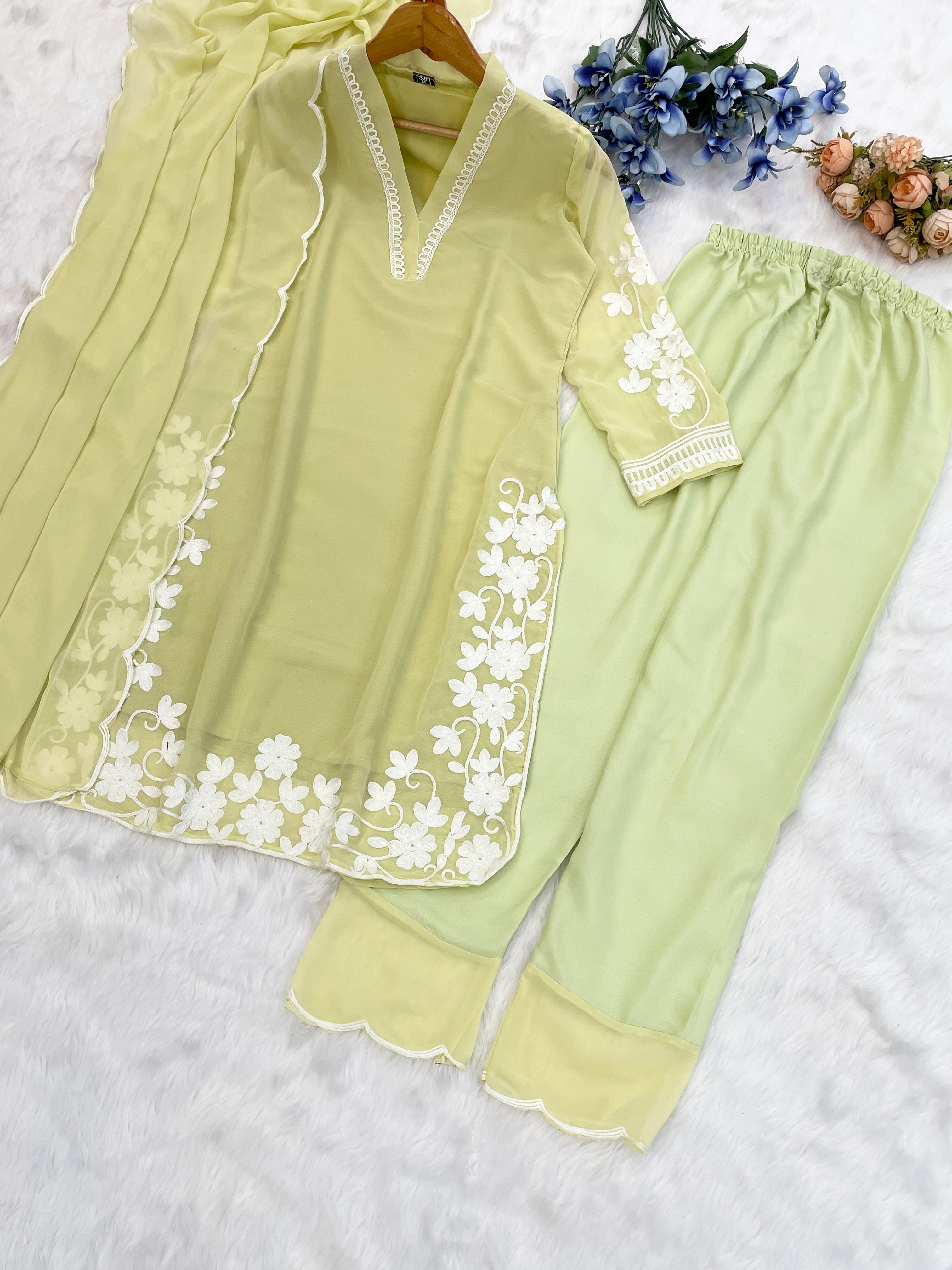 Pista Bloom Georgette Kurta Set