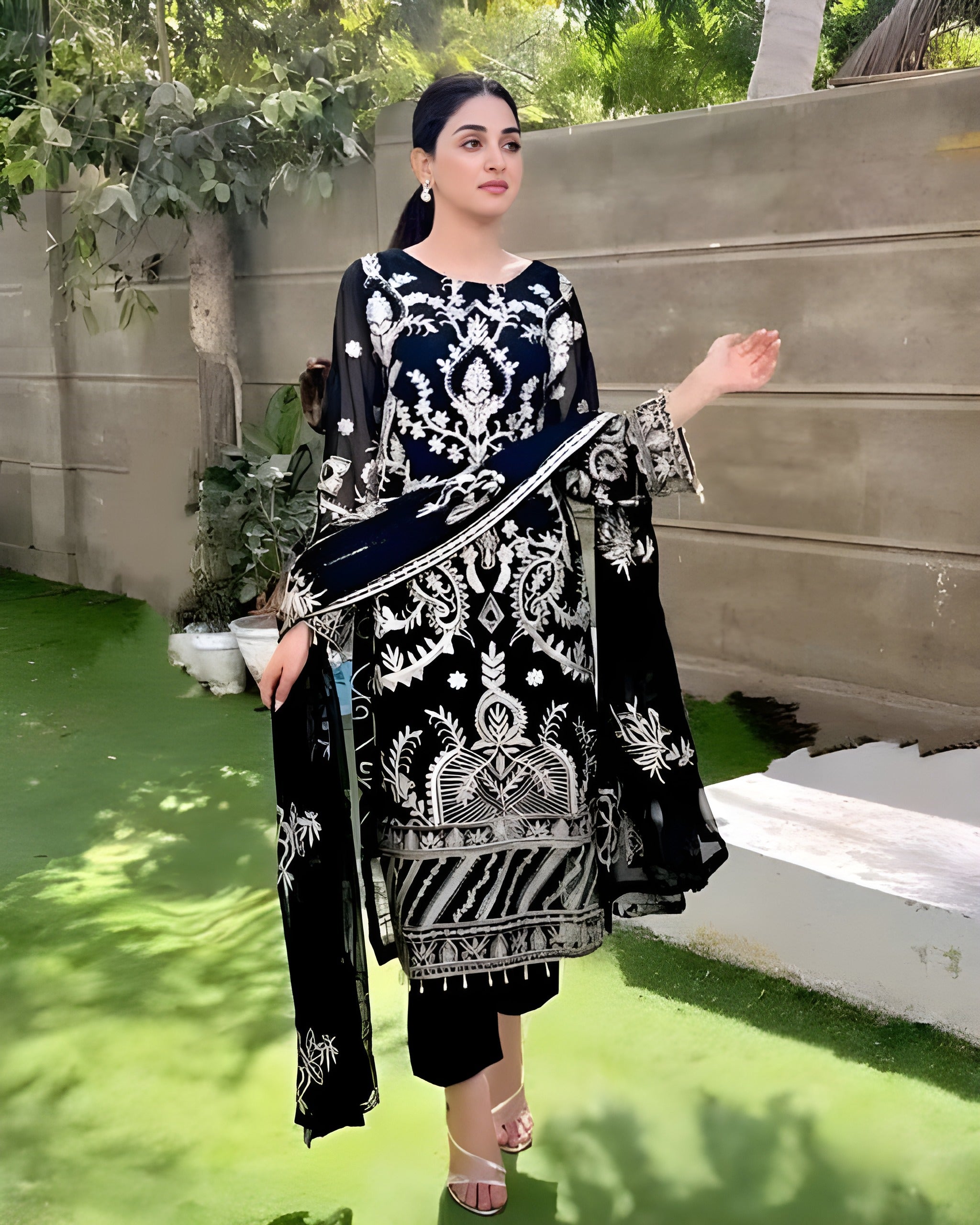 Noir Royale Embroidered Festive Kurta Set