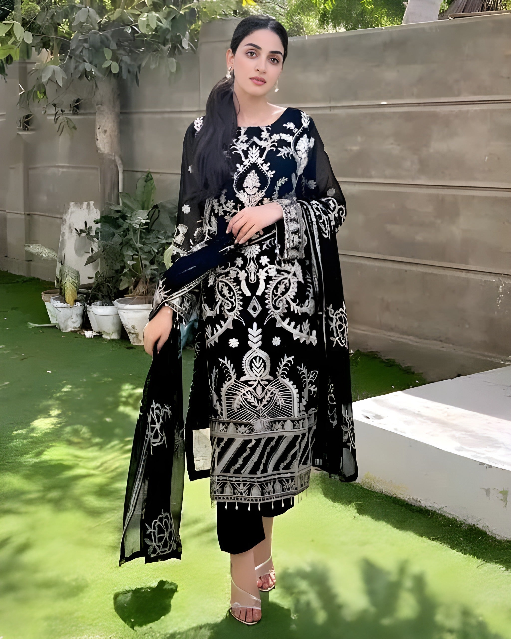 Noir Royale Embroidered Festive Kurta Set