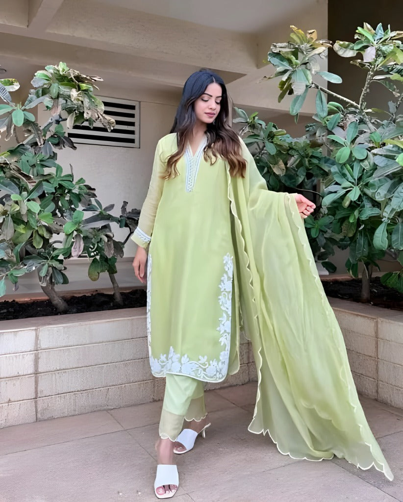 Pista Bloom Georgette Kurta Set