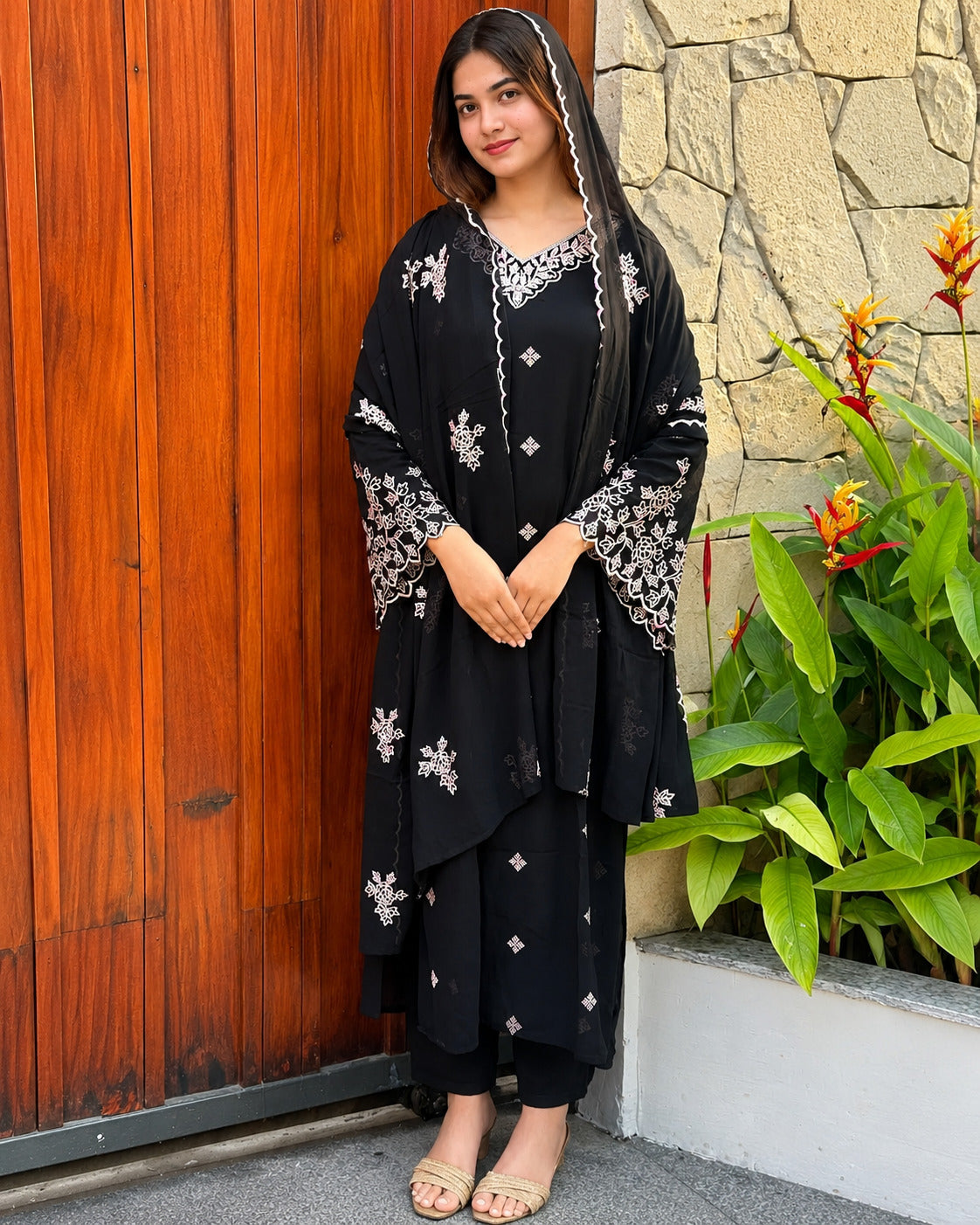 Noir Bloom Floral Georgette Kurta Set