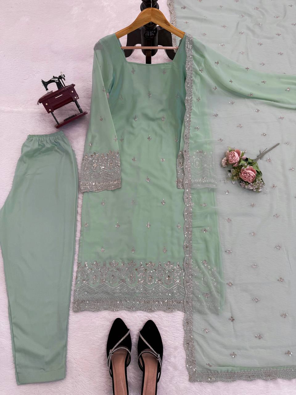 Pista Designer And Classy Suit Set